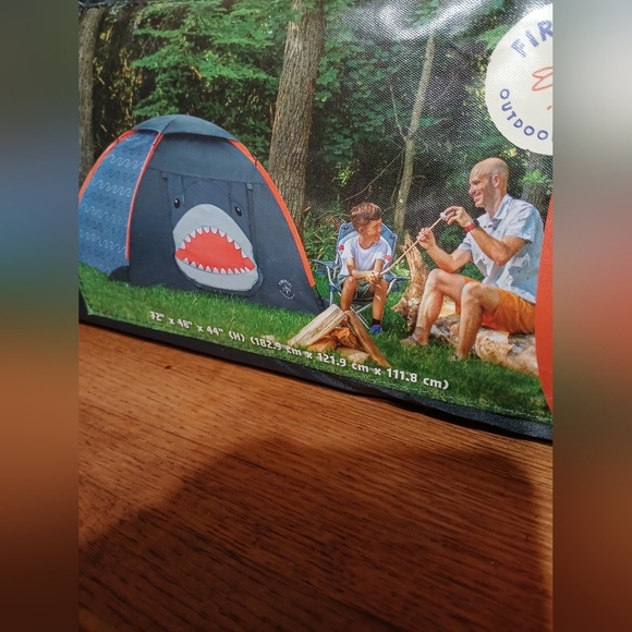 Fin the Shark Kids Camping‎ Tent Blue - Picture 3 of 4